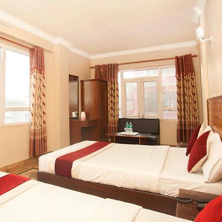 Hotel Holiday Taj Катманду Экстерьер фото