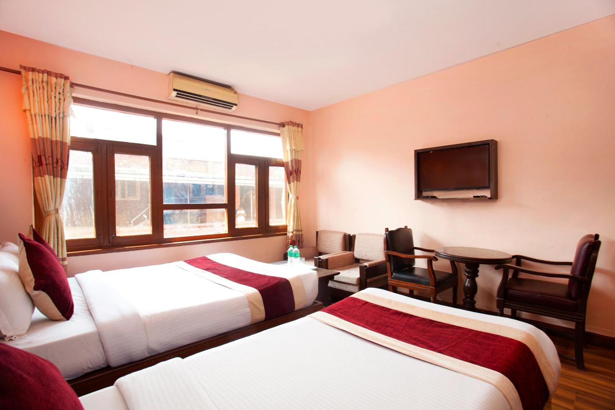 Hotel Holiday Taj Катманду Экстерьер фото