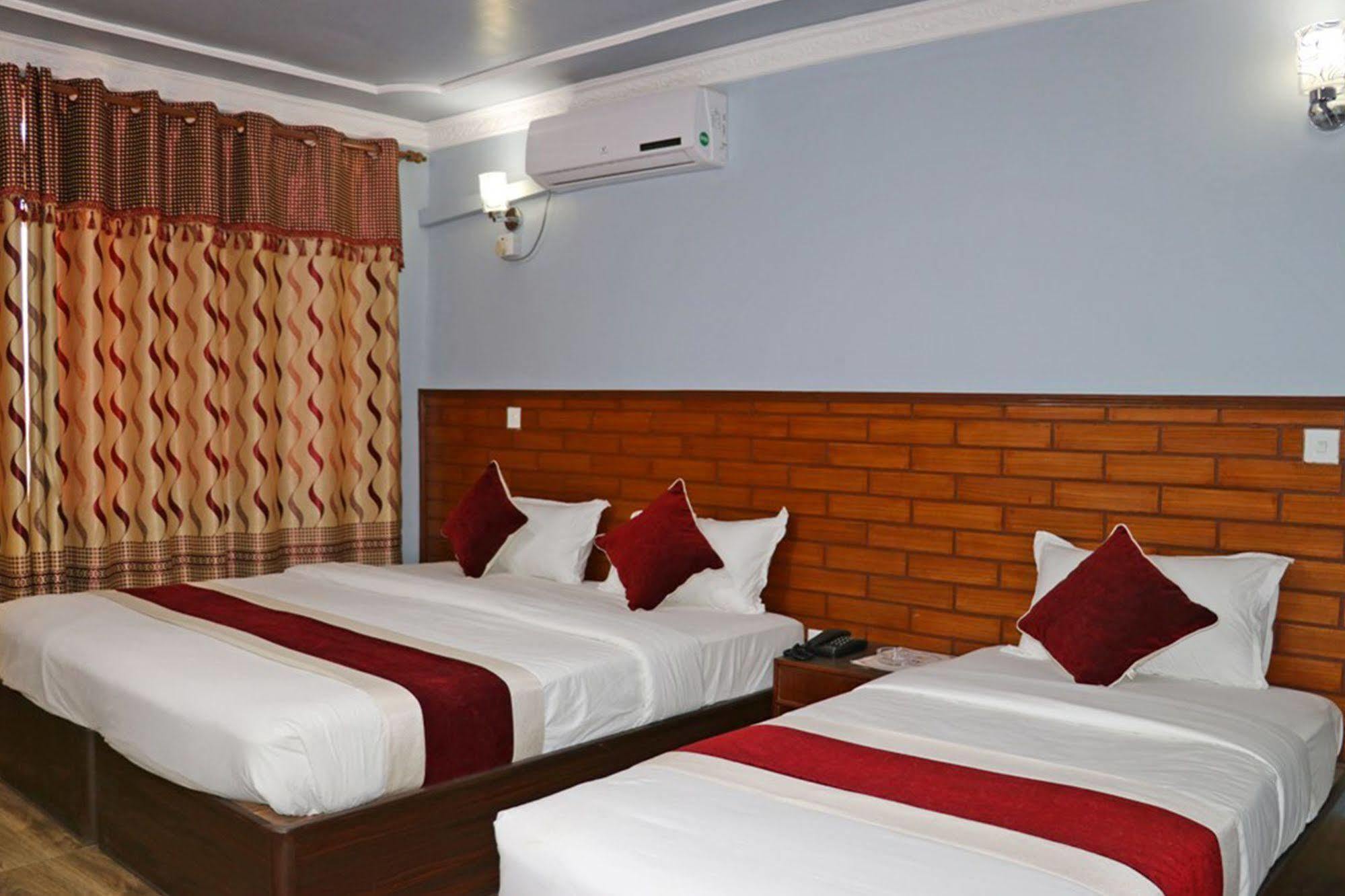 Hotel Holiday Taj Катманду Экстерьер фото